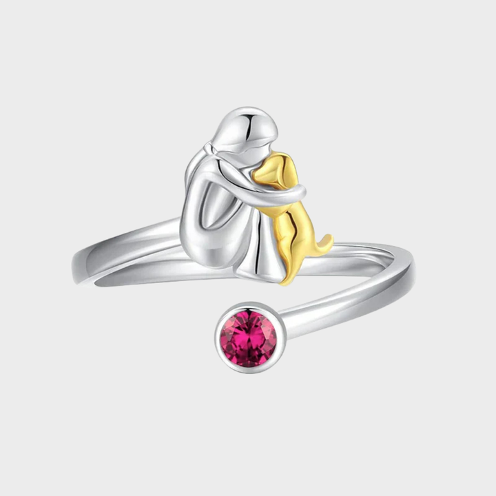 Inel cu pandantiv în formă de câine