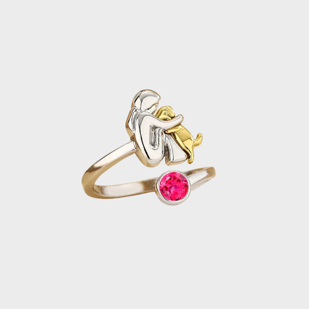 Inel cu pandantiv în formă de câine