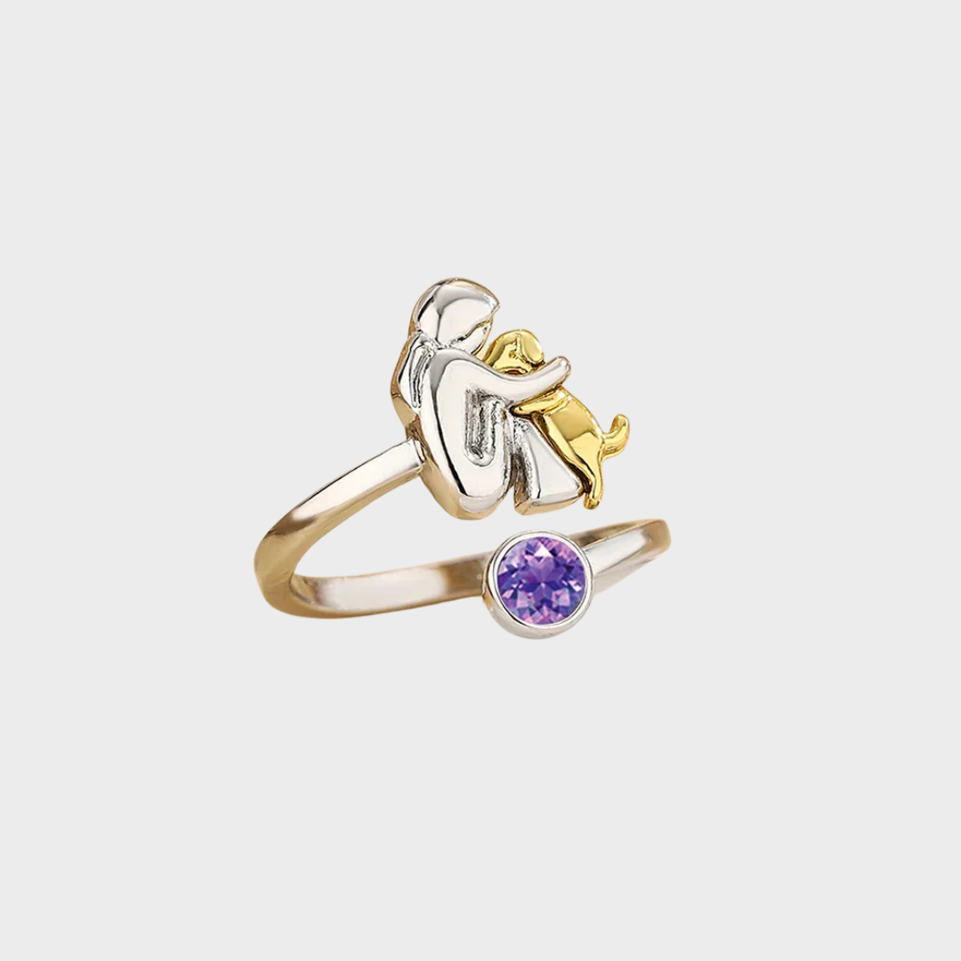 Inel cu pandantiv în formă de câine