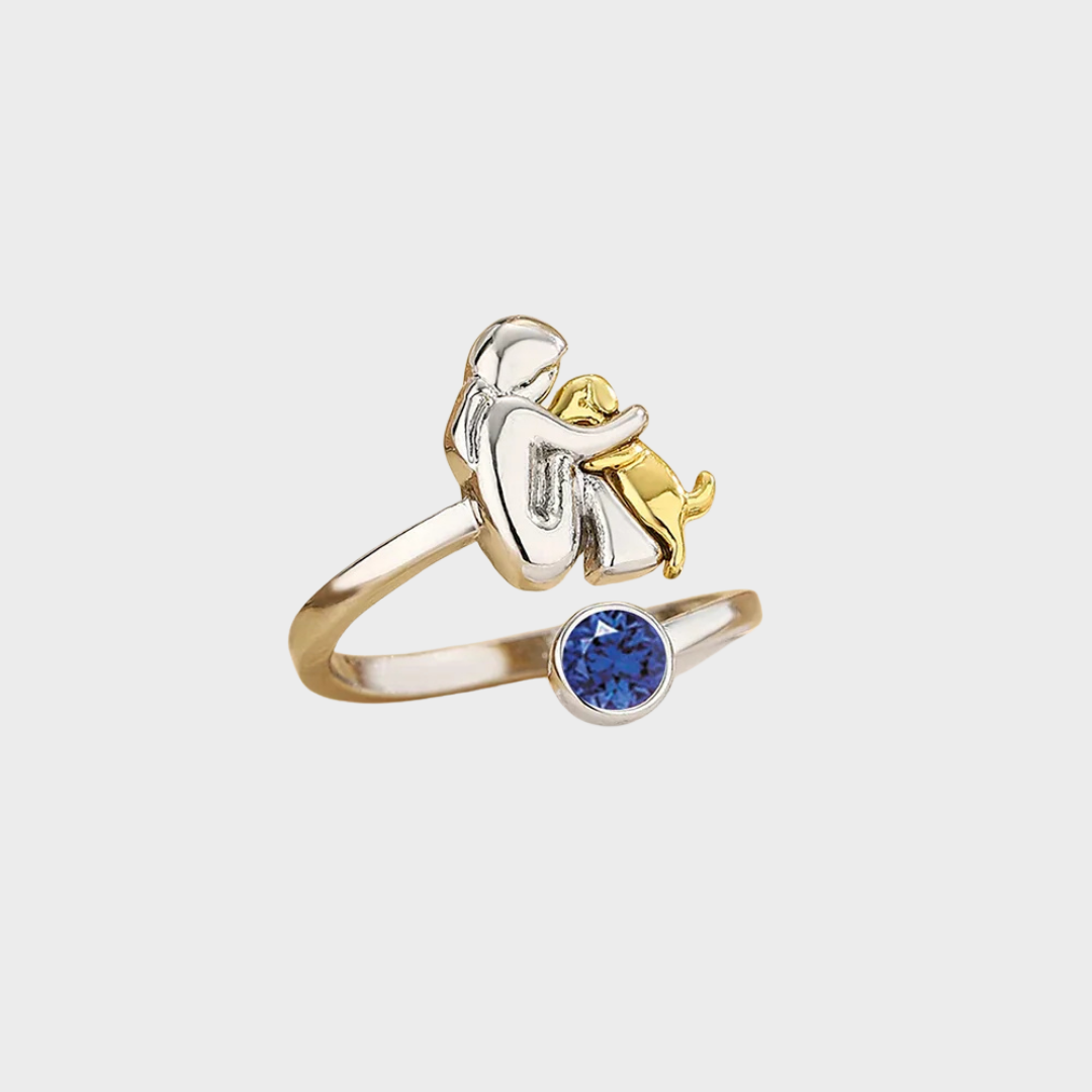 Inel cu pandantiv în formă de câine