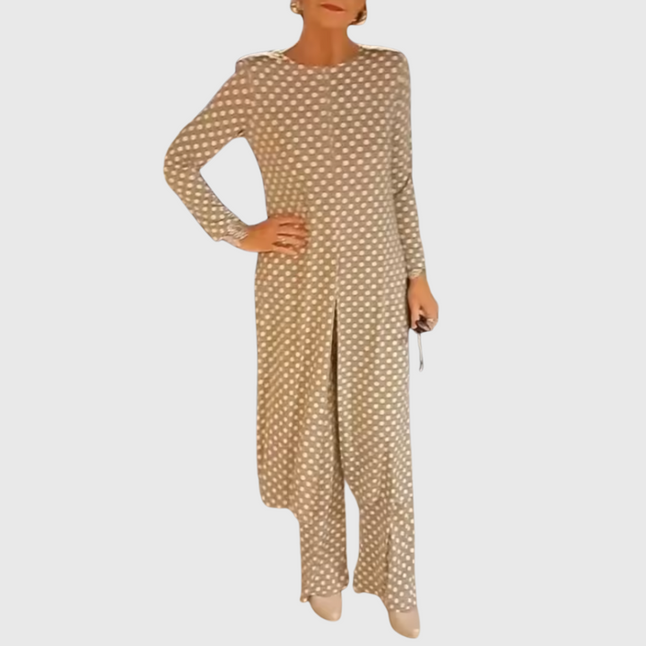 Nikolina | Compleu cu puncte fermecătoare