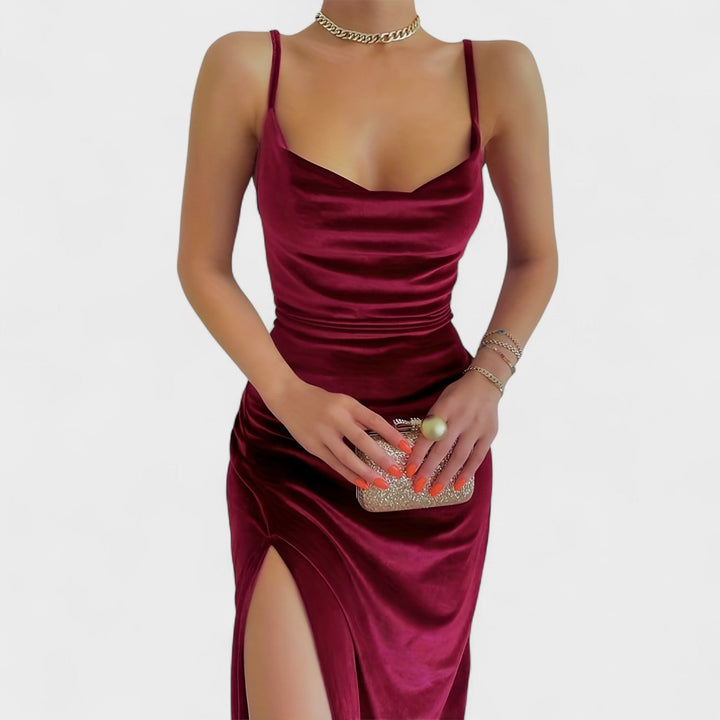 Gabriela - Rochie din catifea cu fanta laterală