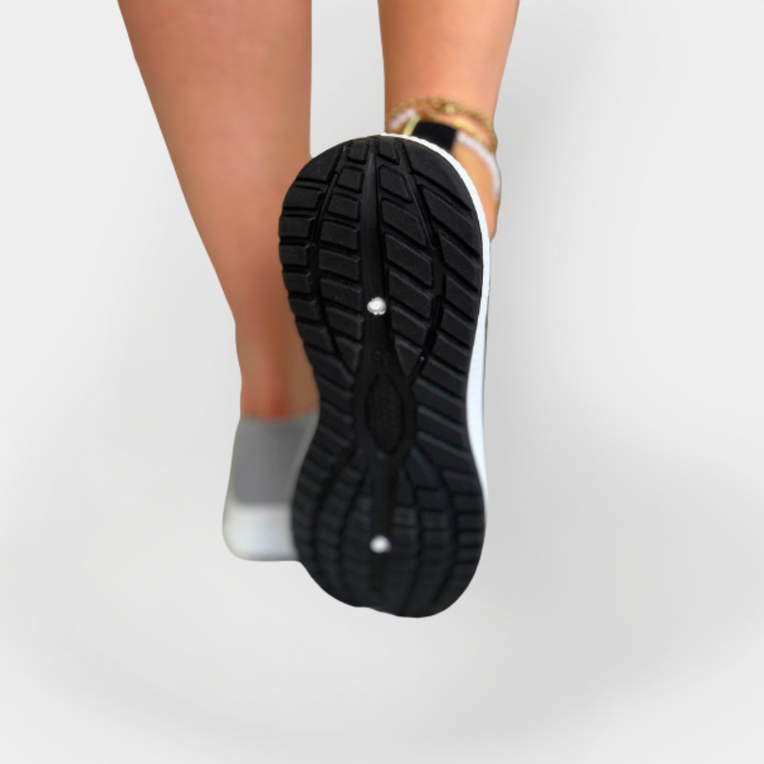 Pantofi sport din material ușor și talpă flexibilă