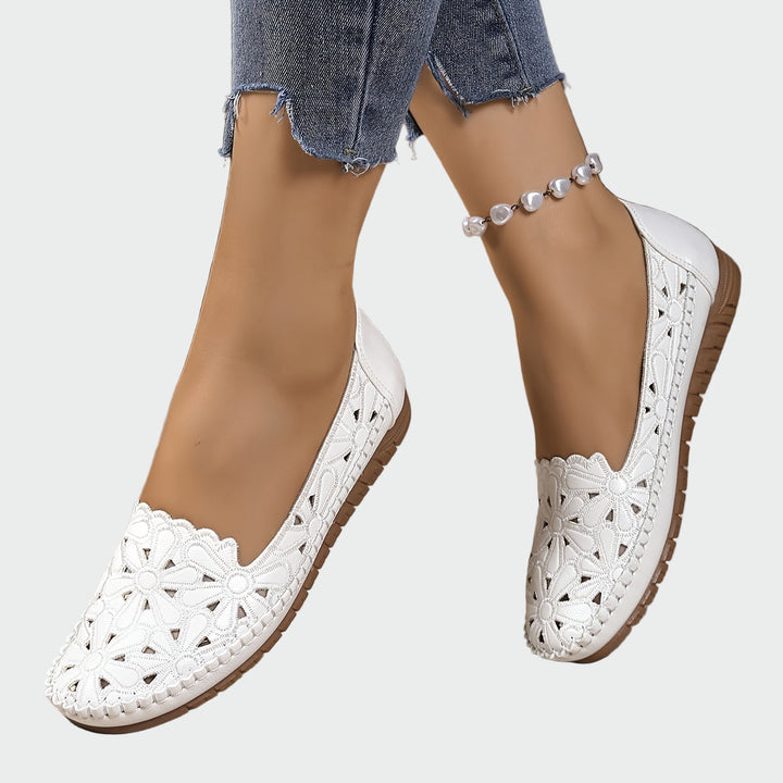 Încălțăminte ortopedică ușoară și confortabilă cu perforații