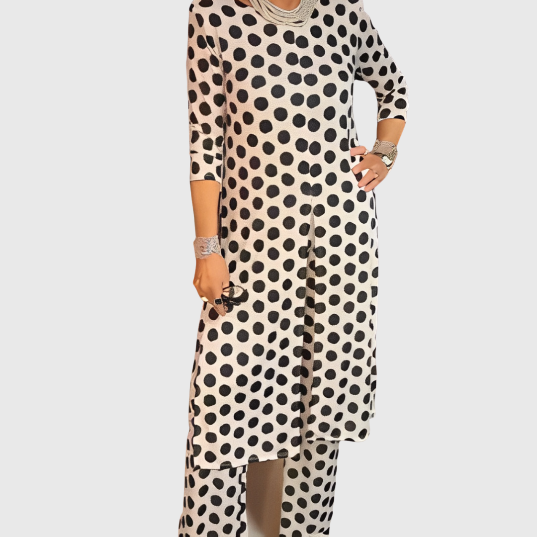 Nikolina | Compleu cu puncte fermecătoare