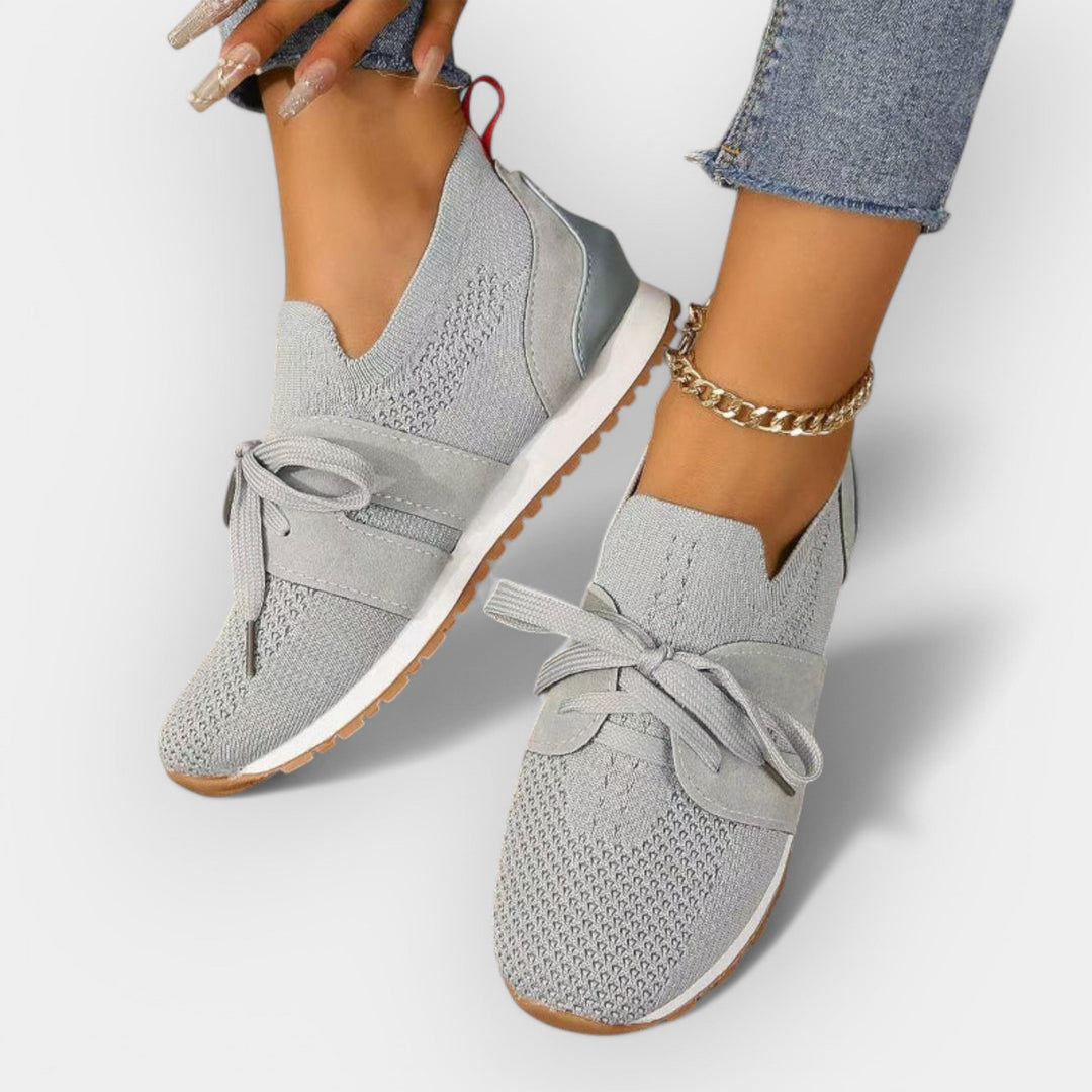 Adidași transparenți