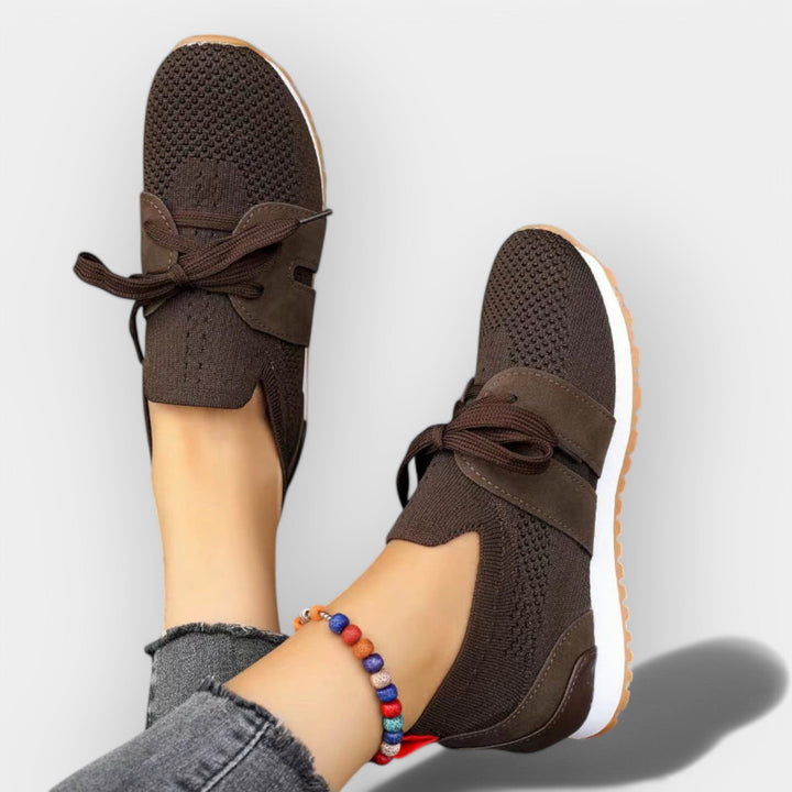 Adidași transparenți