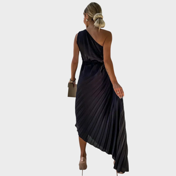 Nika - Rochie Elegantă cu Umeri Plisați