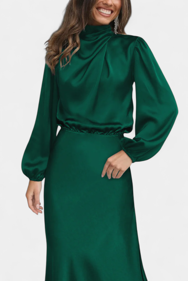 Rochie Maxi Maria cu Guler Înalt și Detalii Colorate