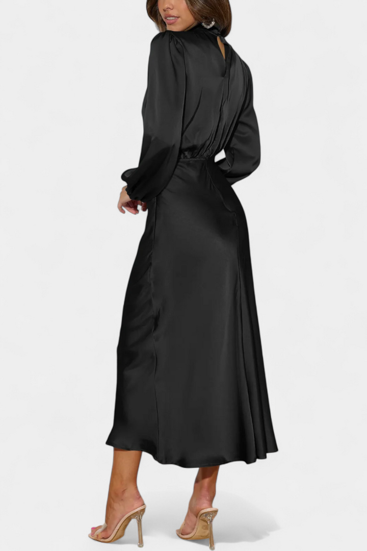 Rochie Maxi Maria cu Guler Înalt și Detalii Colorate