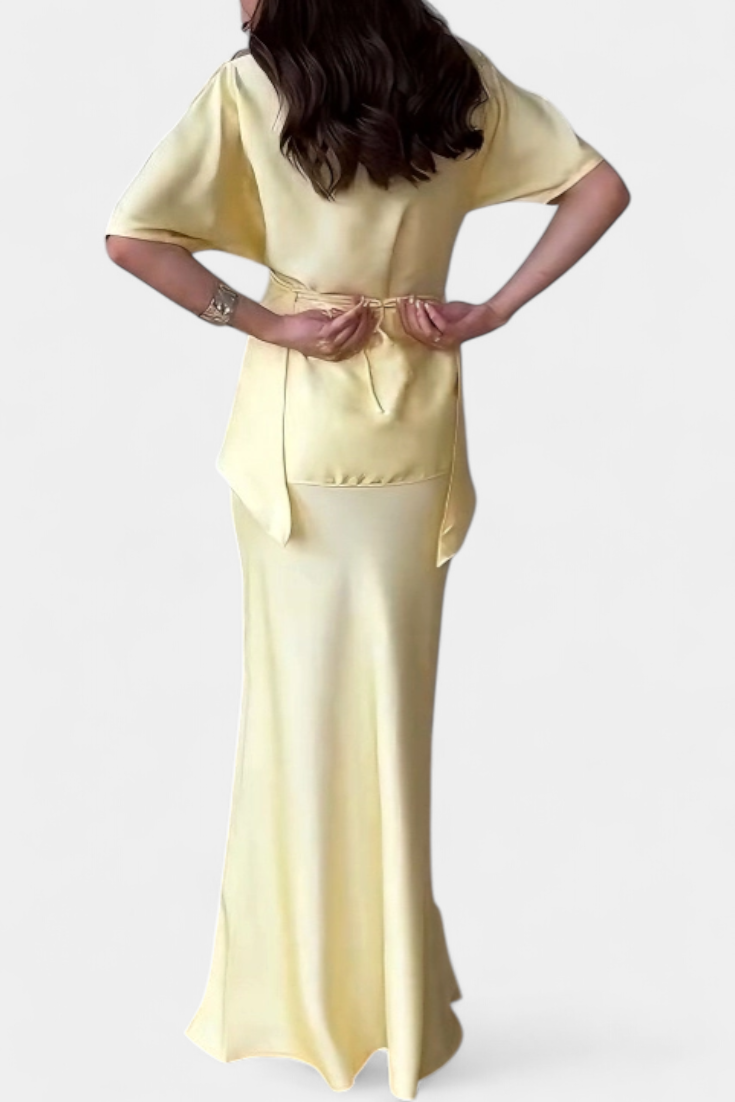 Compleu Sara cu Top cu Bretele Încâlcite și Fustă Ușoară