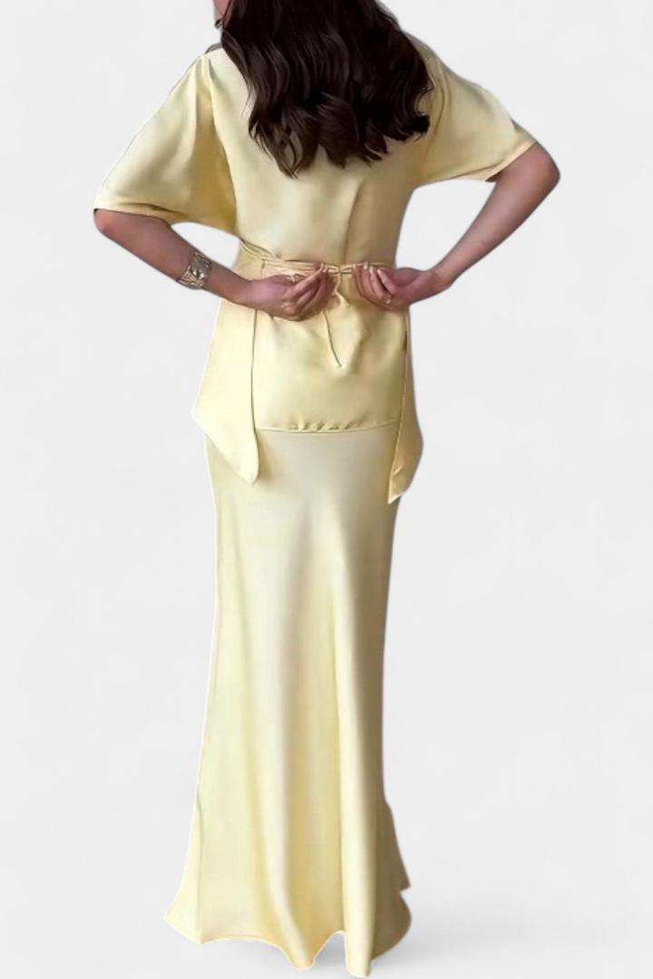 Compleu Sara cu Top cu Bretele Încâlcite și Fustă Ușoară