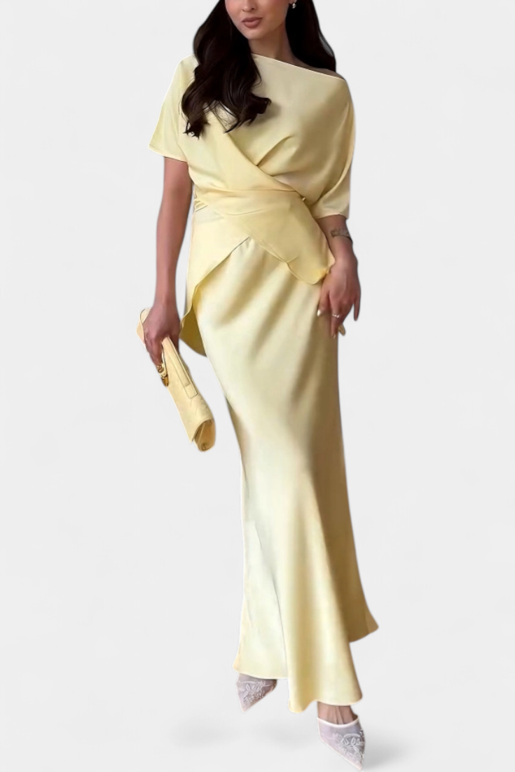 Compleu Sara cu Top cu Bretele Încâlcite și Fustă Ușoară