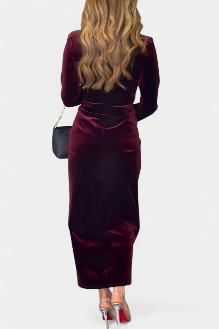 Rochie Lungă Vilma din Catifea Aurie cu Decupaj în V