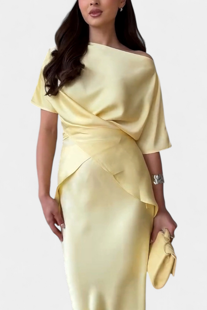 Compleu Sara cu Top cu Bretele Încâlcite și Fustă Ușoară