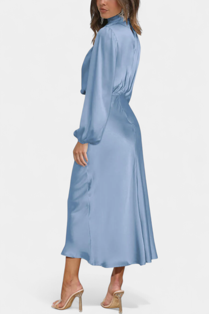 Rochie Maxi Maria cu Guler Înalt și Detalii Colorate