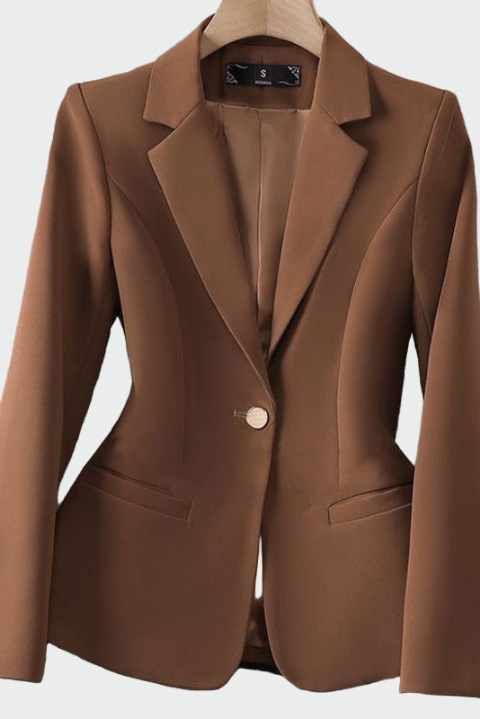 Sacou într-o linie modernă și elegantă